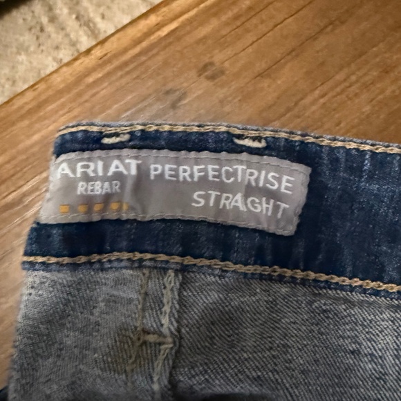 Ariats - Picture 1 of 6